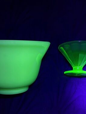 Hamilton Beach uranium glass/sherbet glasses